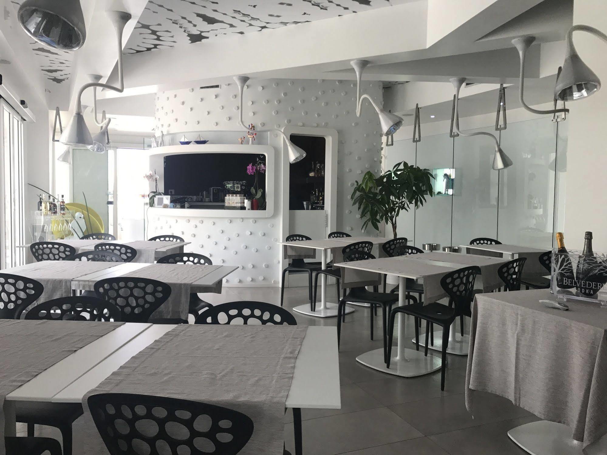 Quihotel Porto Cesareo Eksteriør bilde